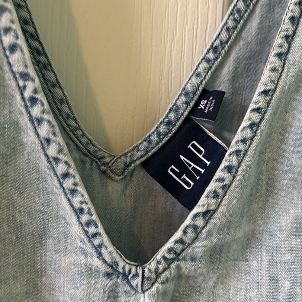 Denim Gap women’s top - Picture 2 of 3